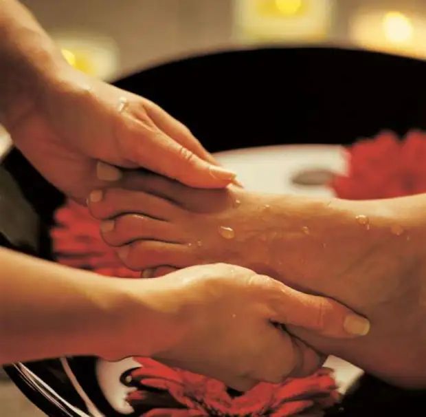 (спа-процедуры, подарок, женщине, дарите, вещи, эмоции) СПА-процедуры в подарок женщине: дарите не вещи, а эмоции