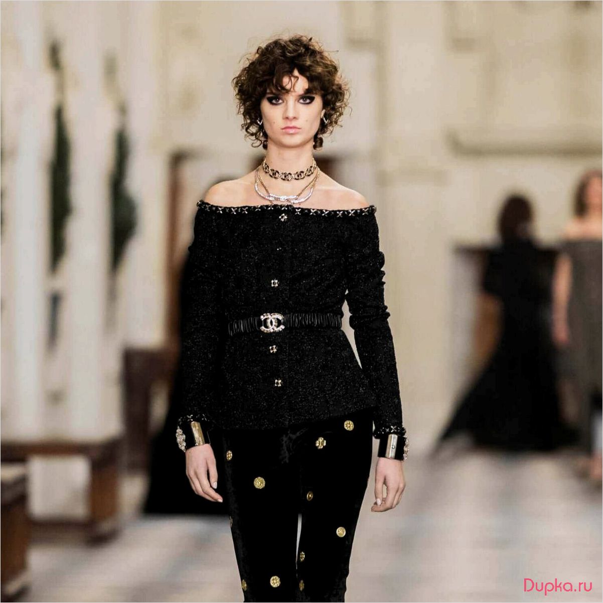 Новая коллекция Chanel Pre-Fall 2024: тренды и главные образы