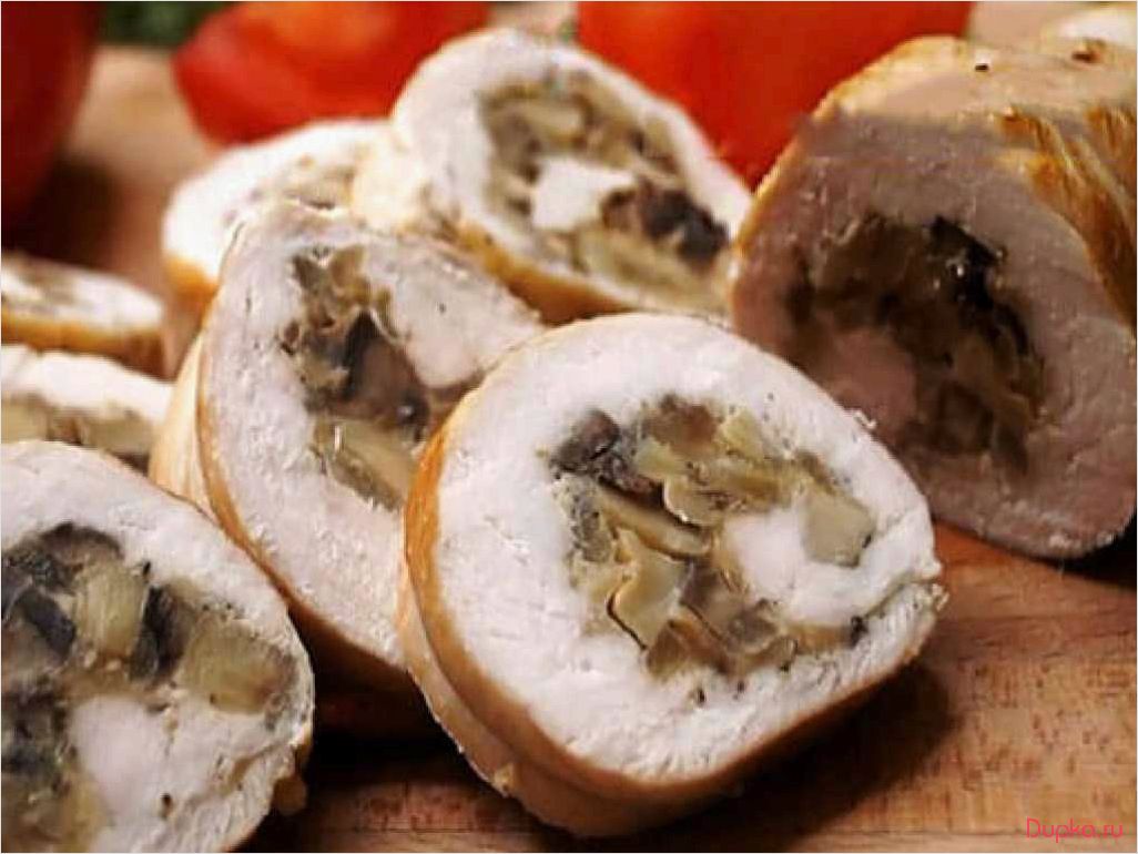 Превосходный рецепт рулета из нежного куриного мяса с ароматными грибами и сыром 